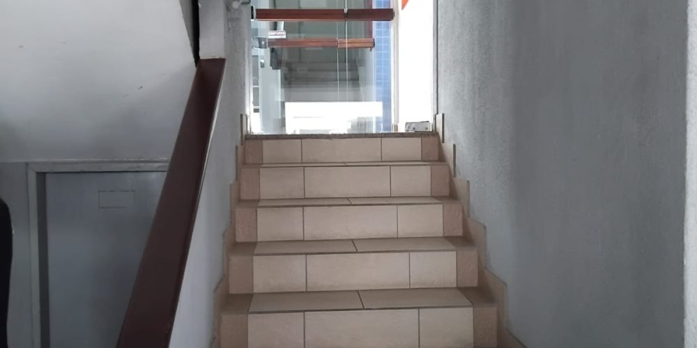 ESCADAS HALL DE ENTRADA